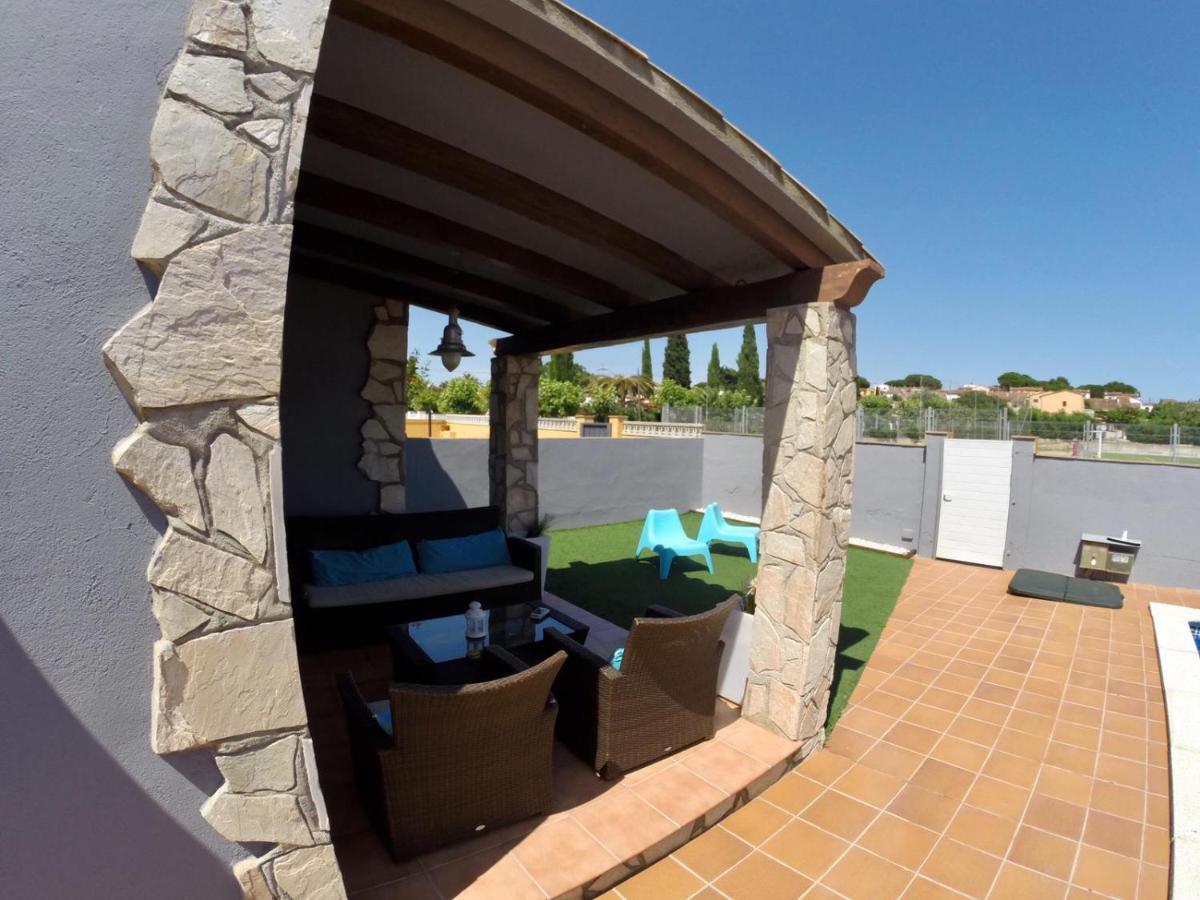 Сasa de vacaciones Casa En L Escala Con Piscina Y Wifi Free *