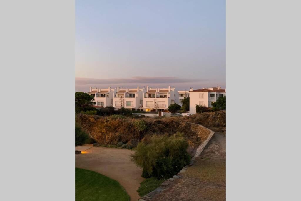 Beachfront Duplex With Terrace And Sea Views - Сasa de vacaciones