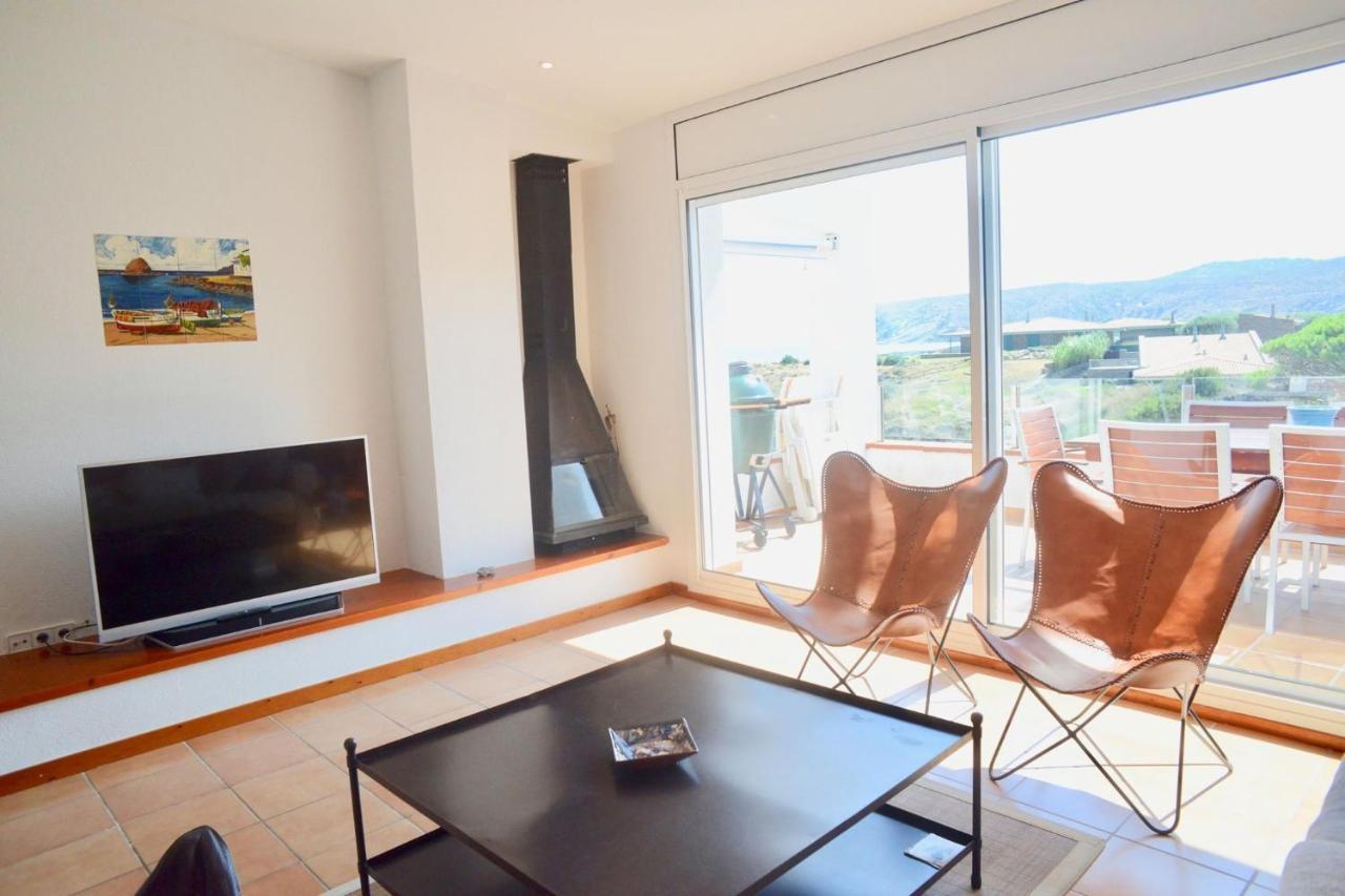 Beachfront Duplex With Terrace And Sea Views - Сasa de vacaciones *