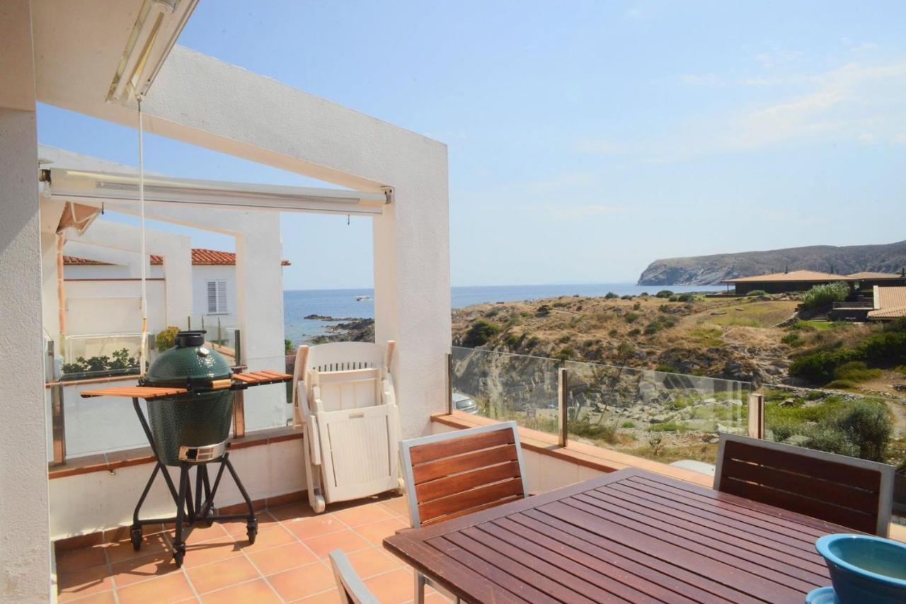 Beachfront Duplex With Terrace And Sea Views - Сasa de vacaciones Cadaqués