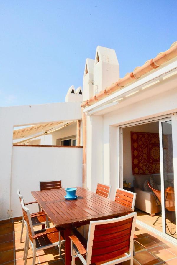 Сasa de vacaciones Beachfront Duplex With Terrace And Sea Views - Cadaqués