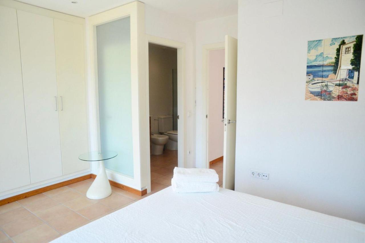 Beachfront Duplex With Terrace And Sea Views - Cadaqués