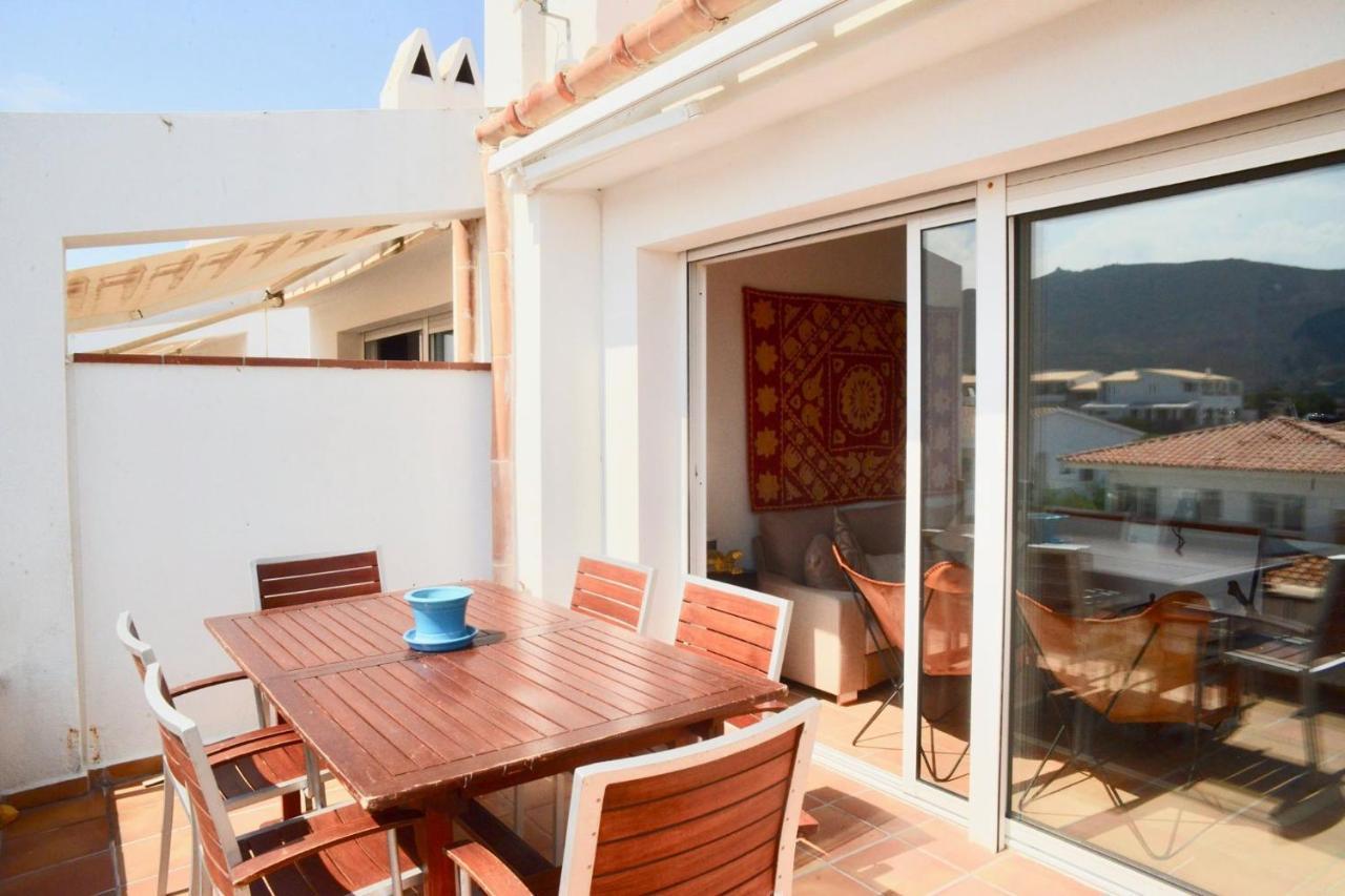 Beachfront Duplex With Terrace And Sea Views - * Cadaqués