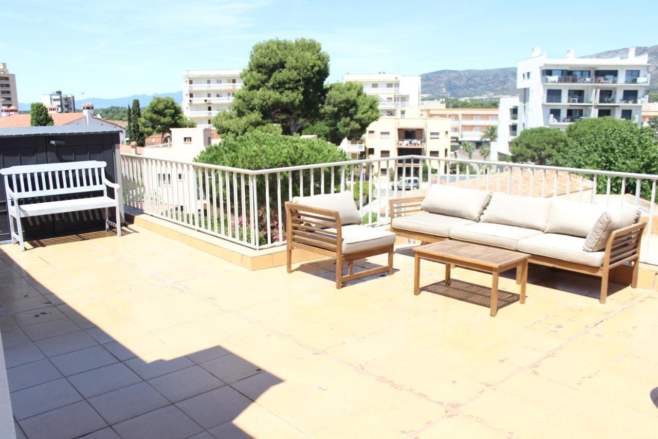 Beautiful Loft, Huge Sunny Terrace, View Over The And Sea Rosas