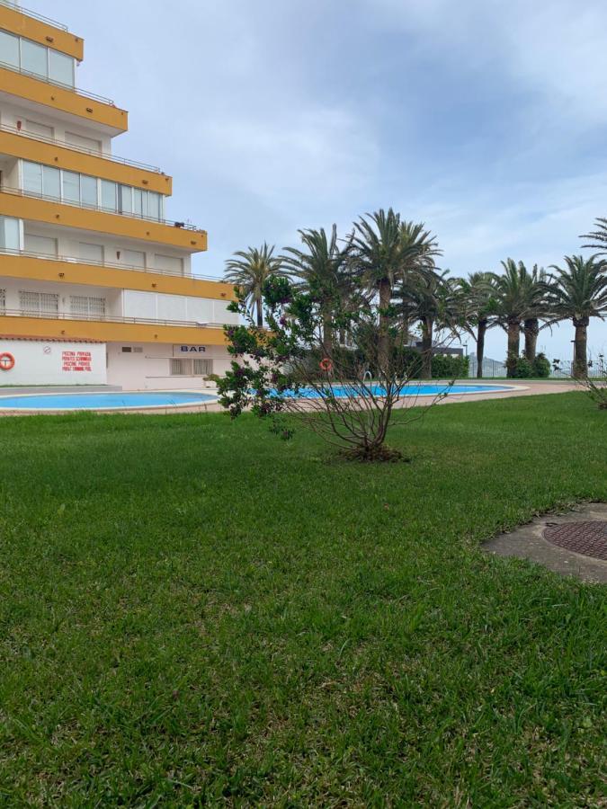 Holiday Center * Rosas