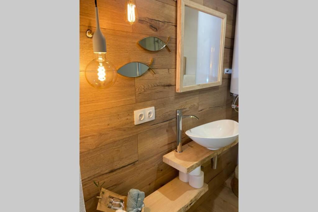 Apartamento Amb Encant I Estil Mediterrani En Zona Tranquilla De I Amb Terrassa Llançà