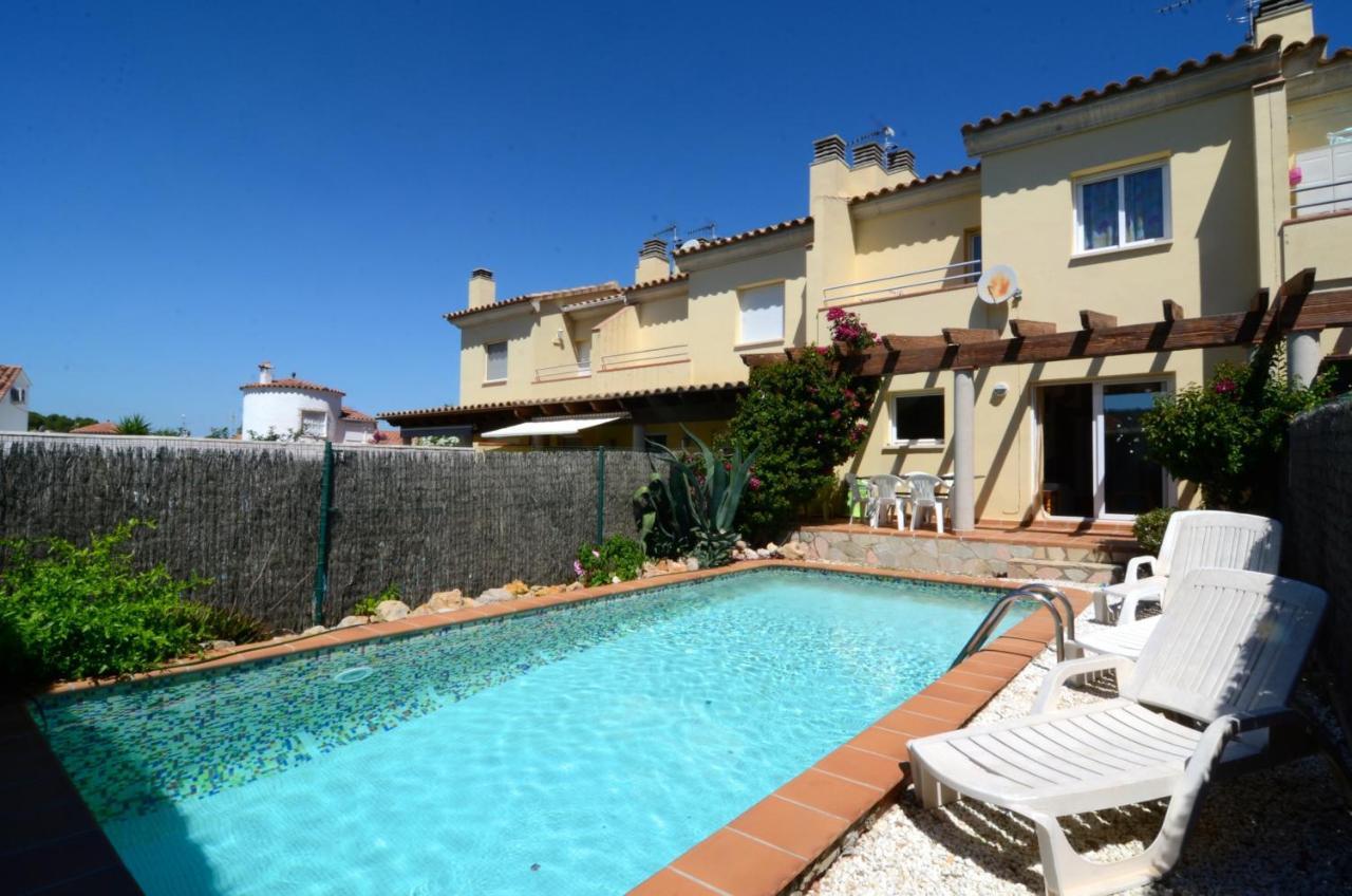 Fluvia 32 A Villa *