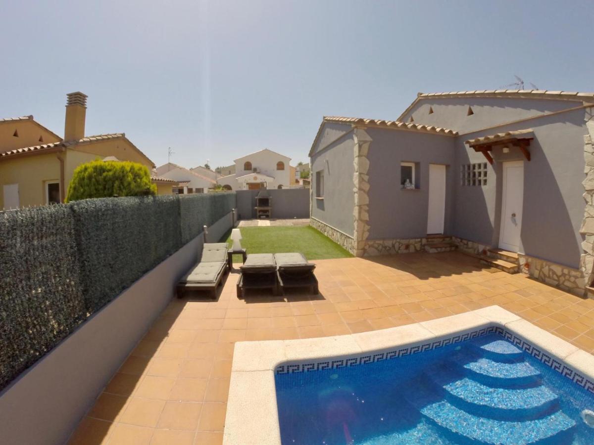 Casa En L Escala Con Piscina Y Wifi Free Holiday home