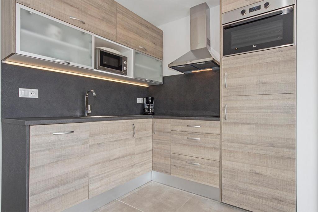 Apartamento Moderno Con Piscina Y Parking Cerca De La Playa Apartamento