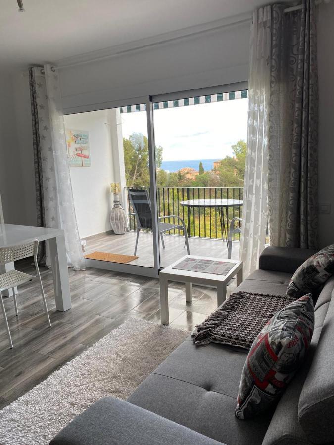 In The Forest With Sea View Apartment