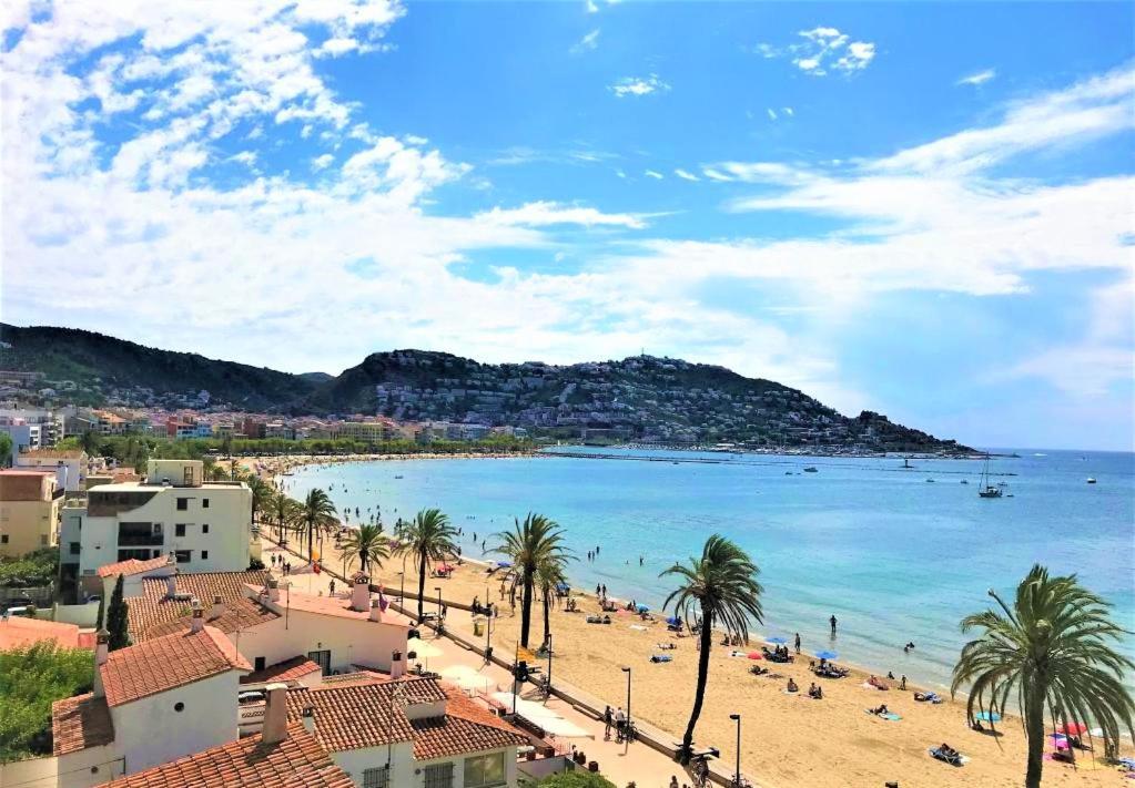 Apartamento Con Vistas Al Mar Y A La Piscina En Apartment *