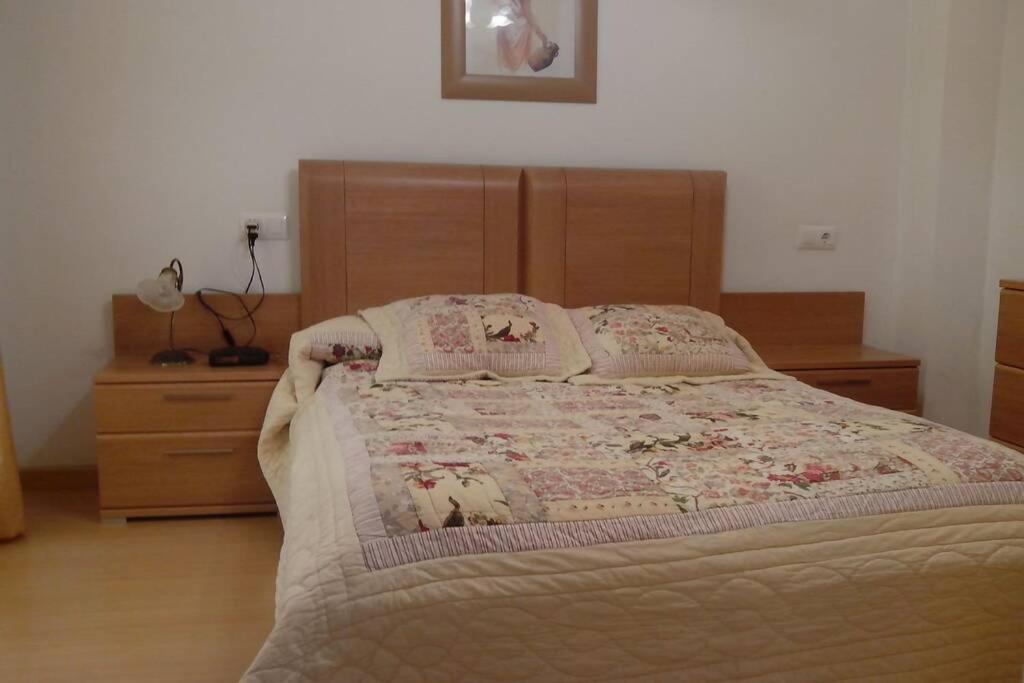 Bonito De 3 Hab. Con Jardín Apartamento Rosas