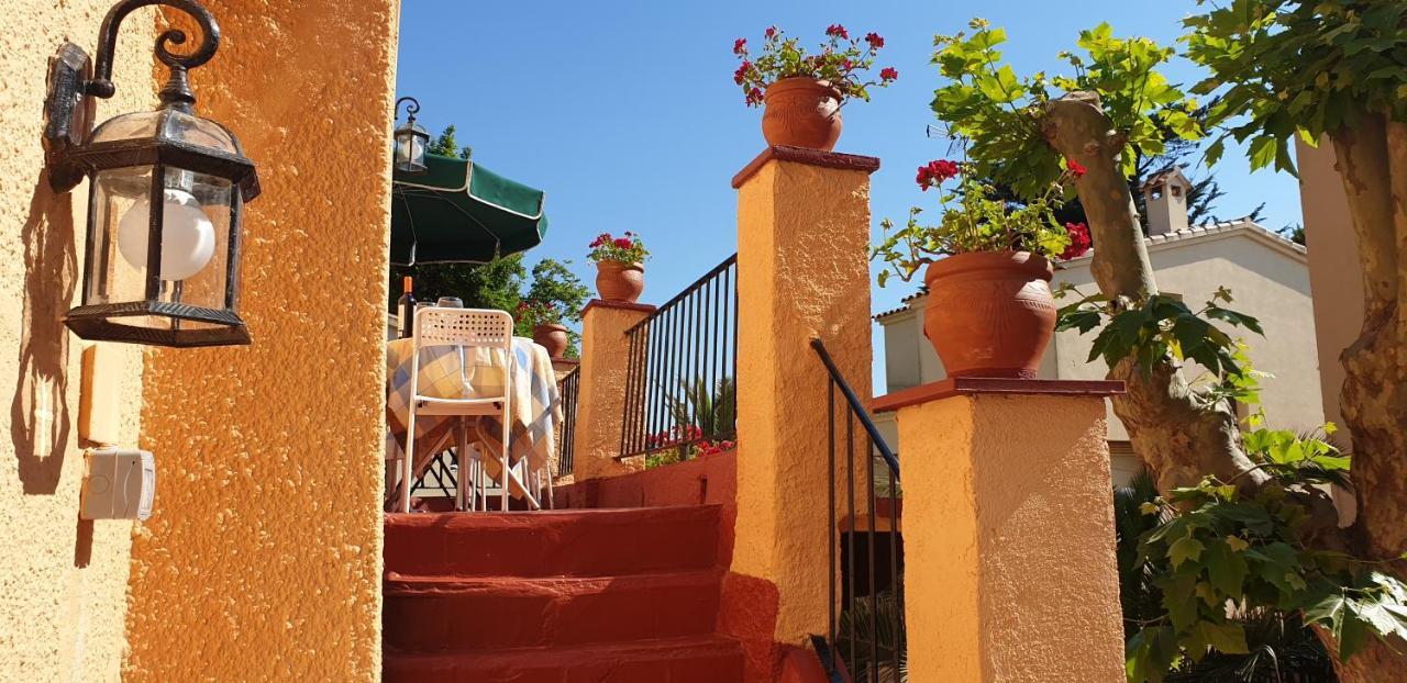Casa Con Jardin A 30 Metros De La Playa. Vl. Palamos