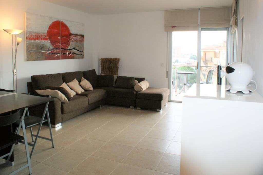 Apartamento Con Piscina Y Parking En *