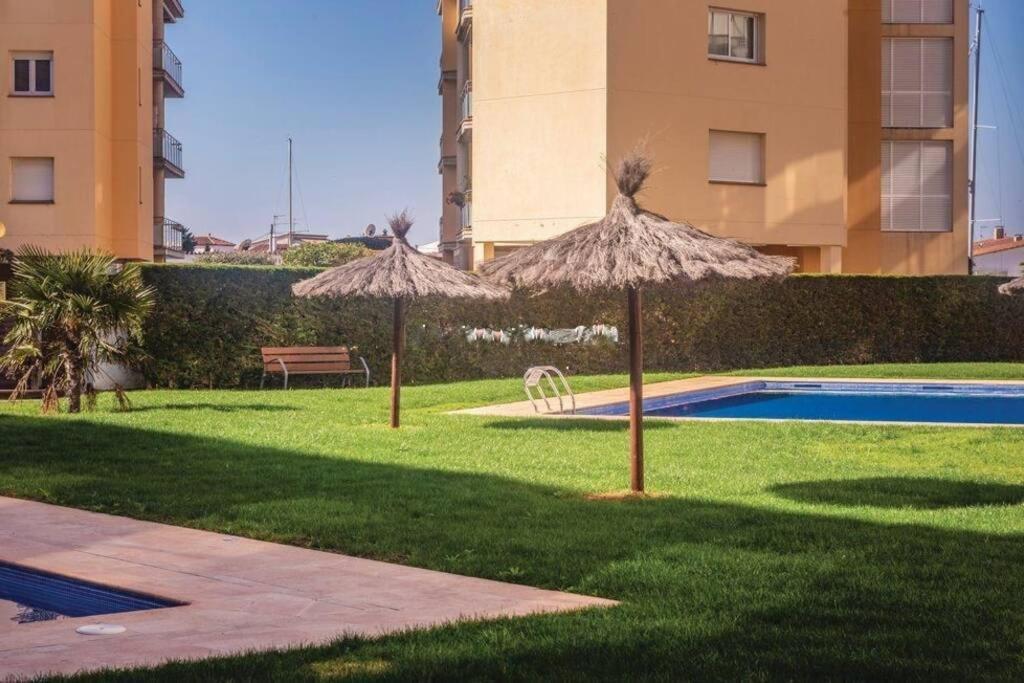 Apartamento Apartamento En Con Parking Y Piscina Rosas