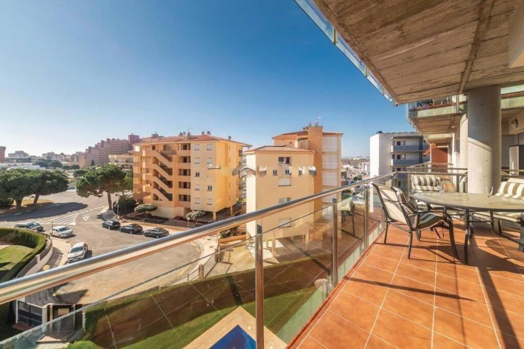 Apartamento Apartamento En Con Parking Y Piscina Rosas