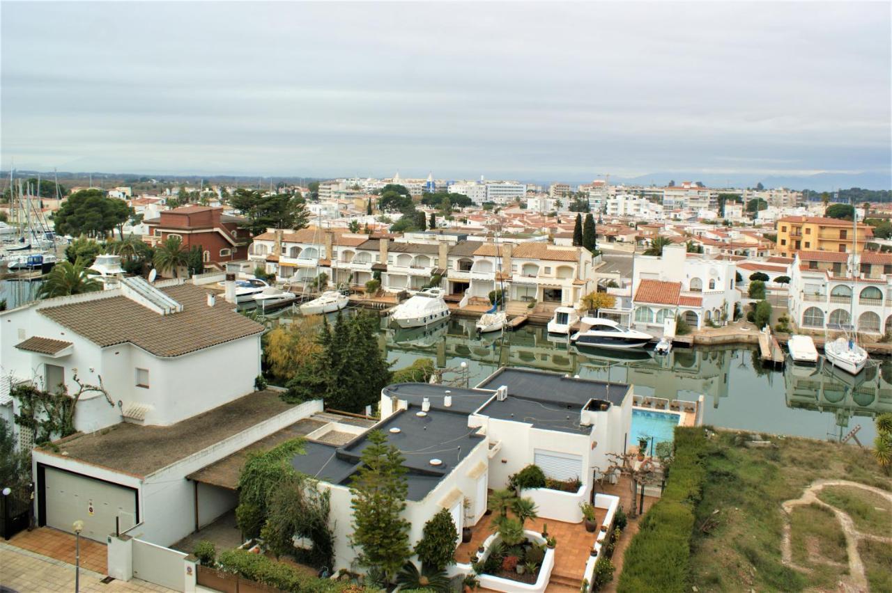 Apartamento Apartamento En Con Parking Y Piscina Rosas
