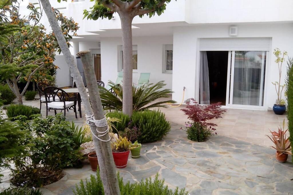 Apartamento Bonito De 3 Hab. Con Jardín