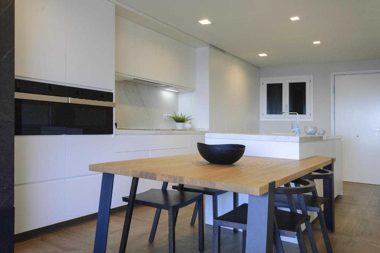 Lets Holidays Modern Sea Views *