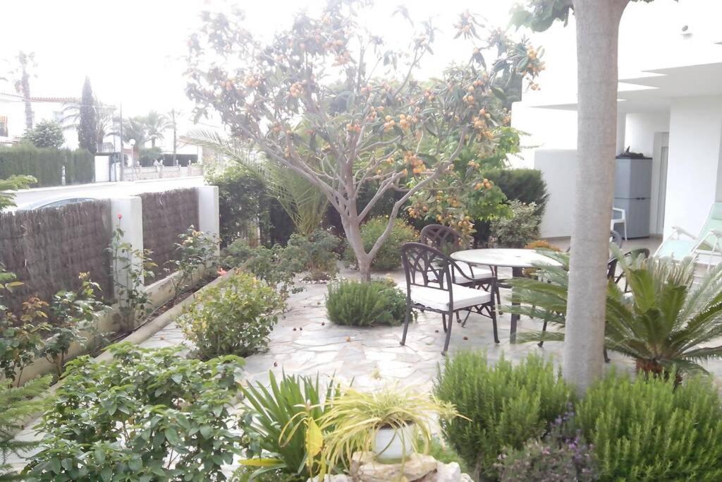 Bonito De 3 Hab. Con Jardín Apartamento Rosas