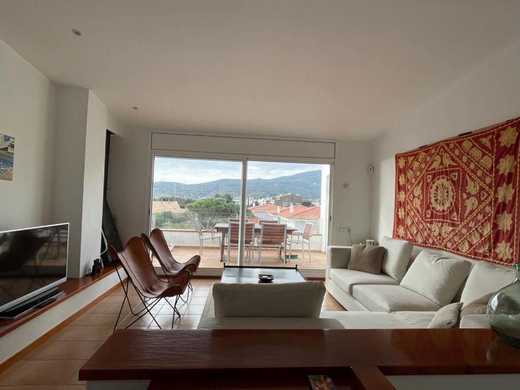 Beachfront Duplex With Terrace And Sea Views - *