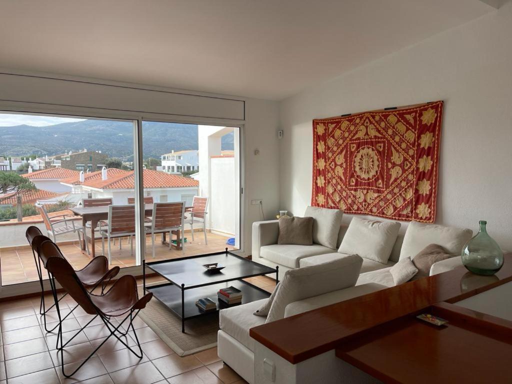Beachfront Duplex With Terrace And Sea Views - Сasa de vacaciones Cadaqués