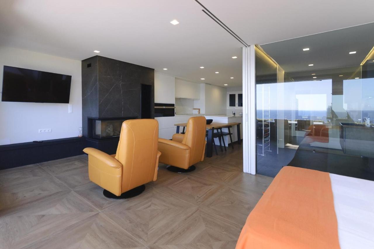 Lets Holidays Modern Sea Views Apartment *