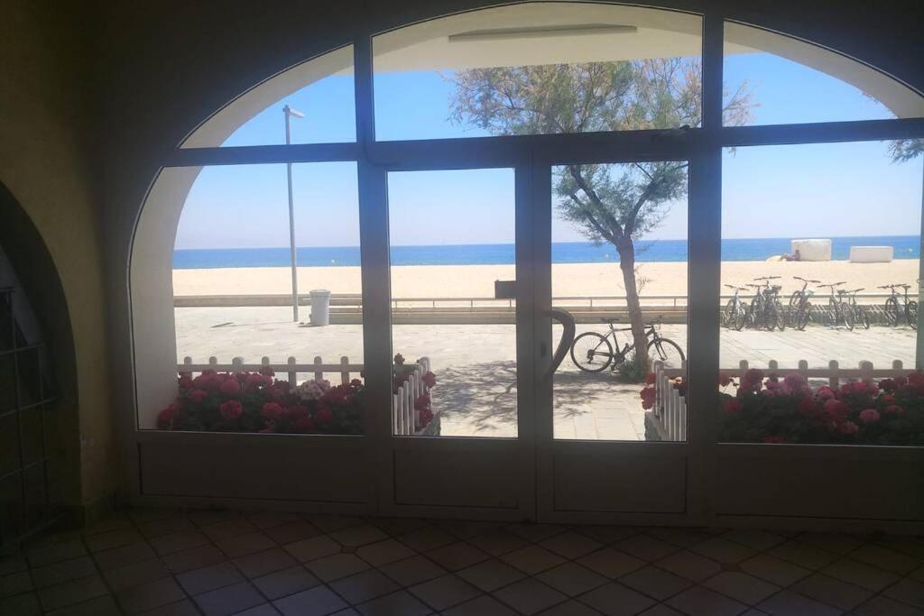 Estudio Primera Linea De Mar Con Piscina Y Parking * Platja d'Aro