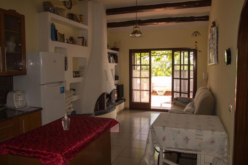 Holiday home Casita Blanca Con Fibra Optica Y Piscina Cominutaria *