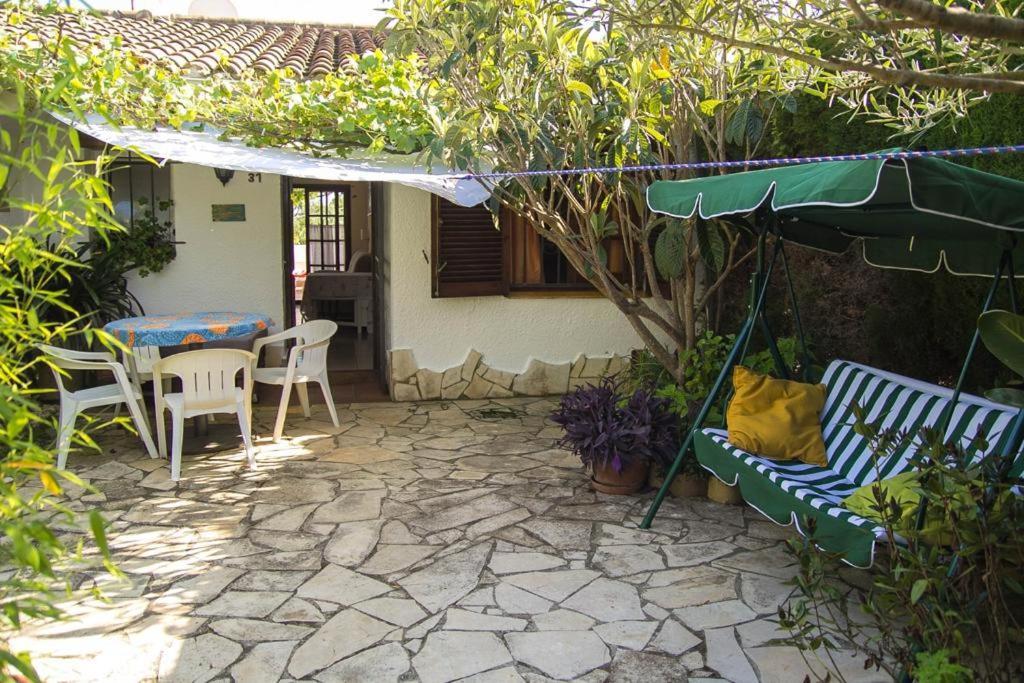 Casita Blanca Con Fibra Optica Y Piscina Cominutaria