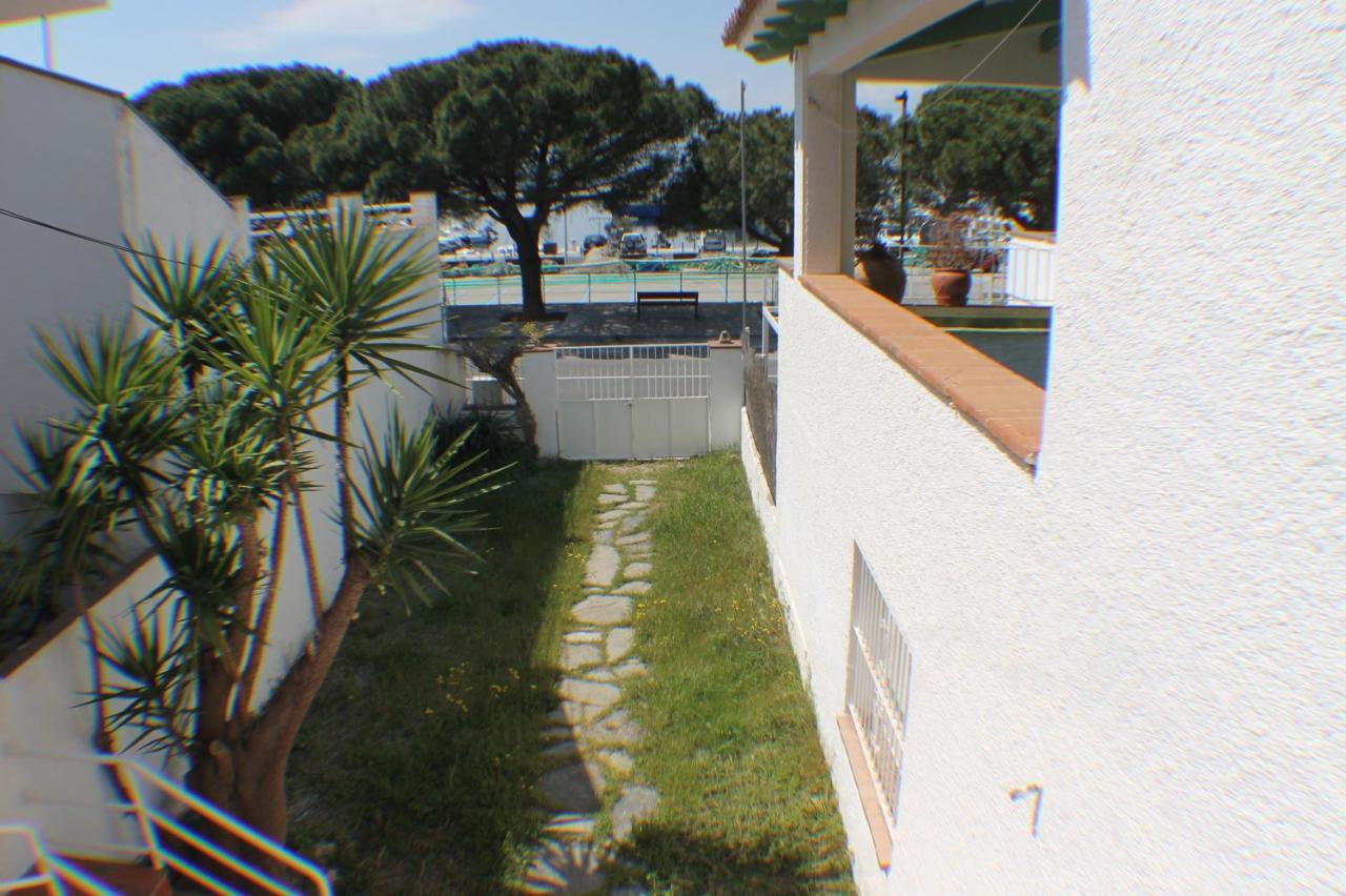 Agi Port De Apartment Roses