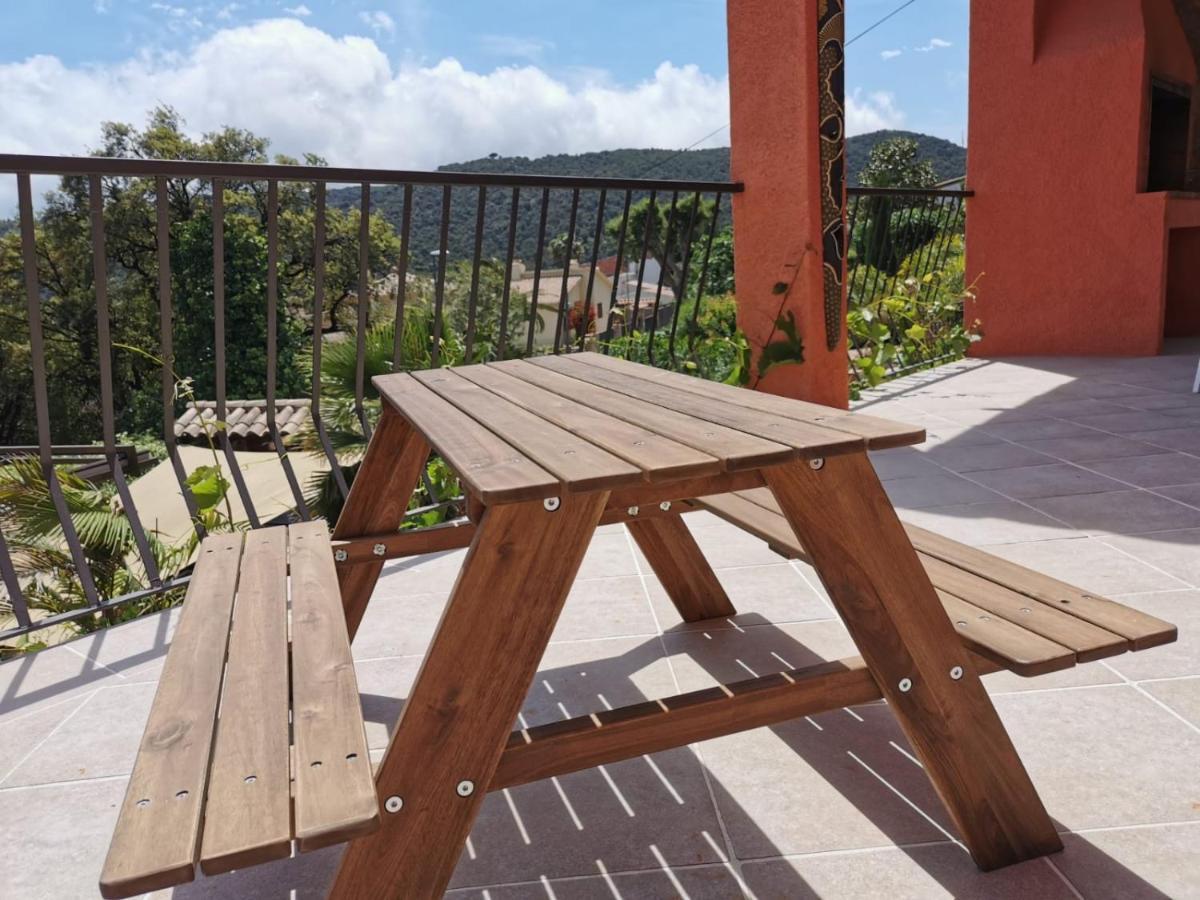 Villa Unica Con Piscina Privada Y Vistas Al Mar. *