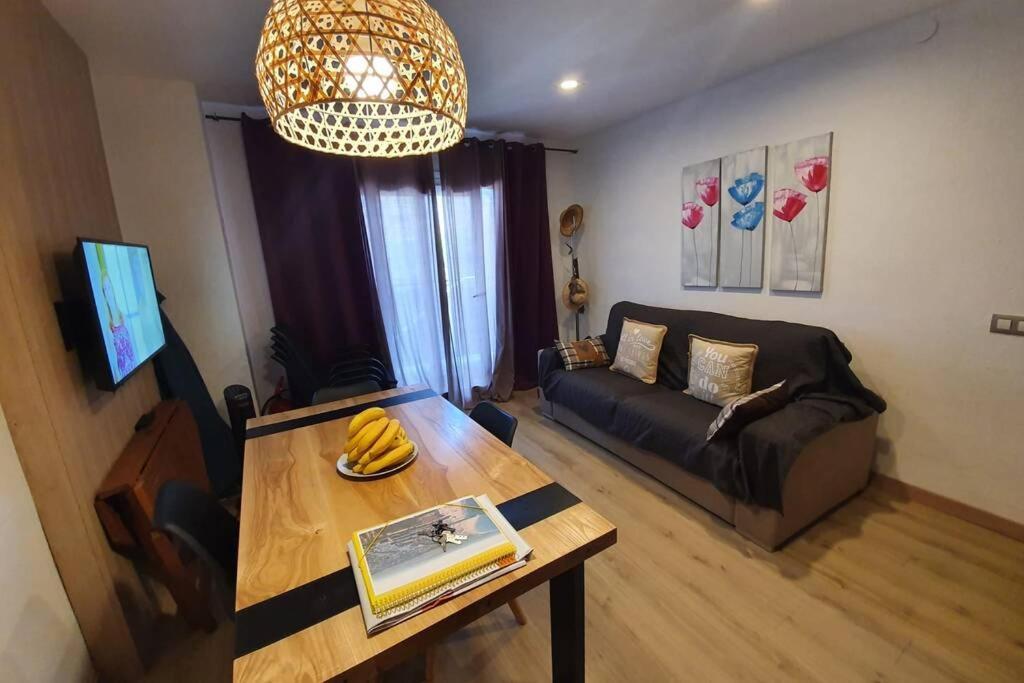 Apartamento Bonito Piso Frente A La Playa Con Parking Privado. *