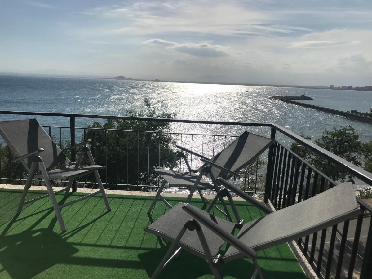 Far Bay Apartment
