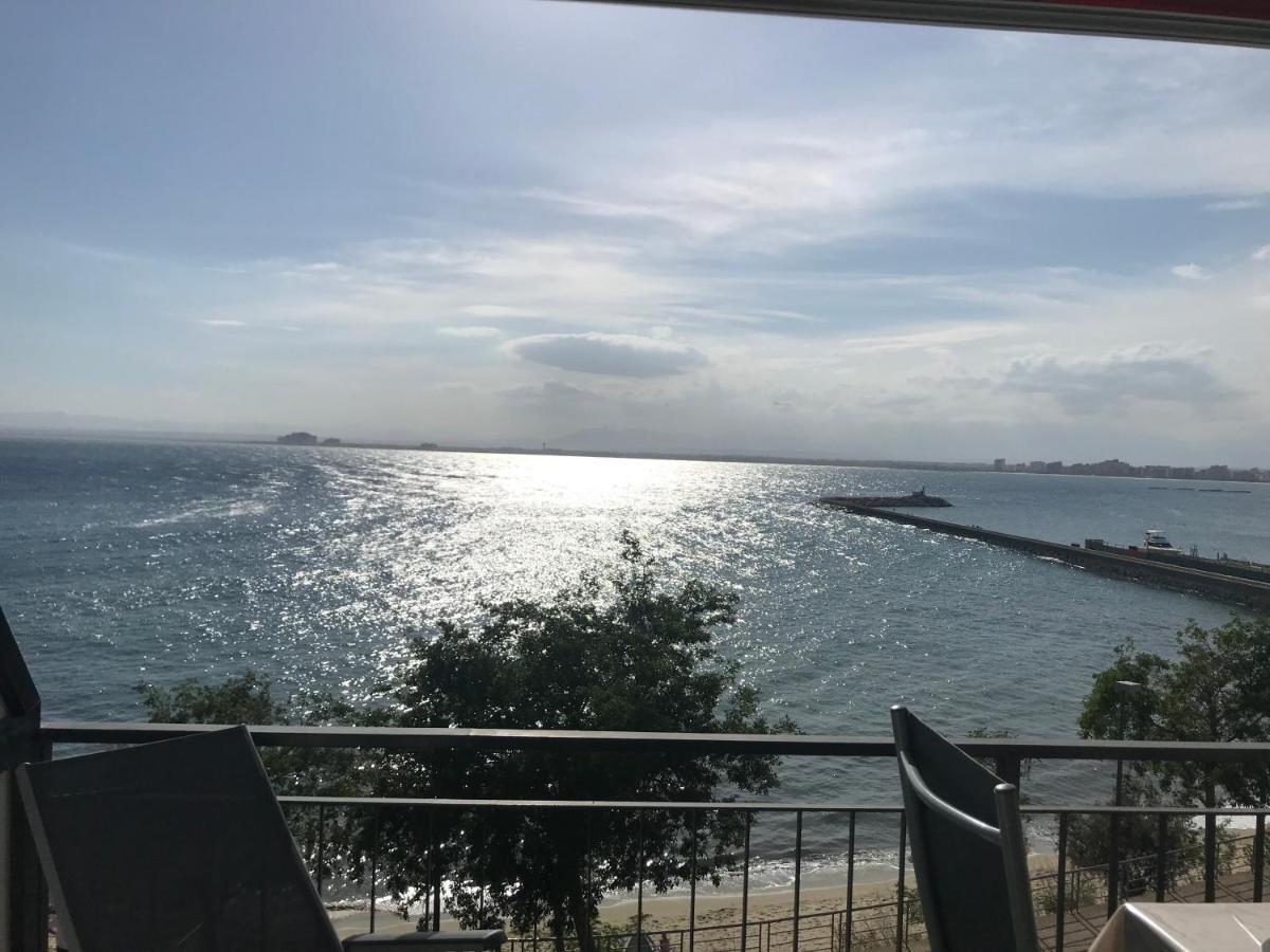 Far Bay Apartment