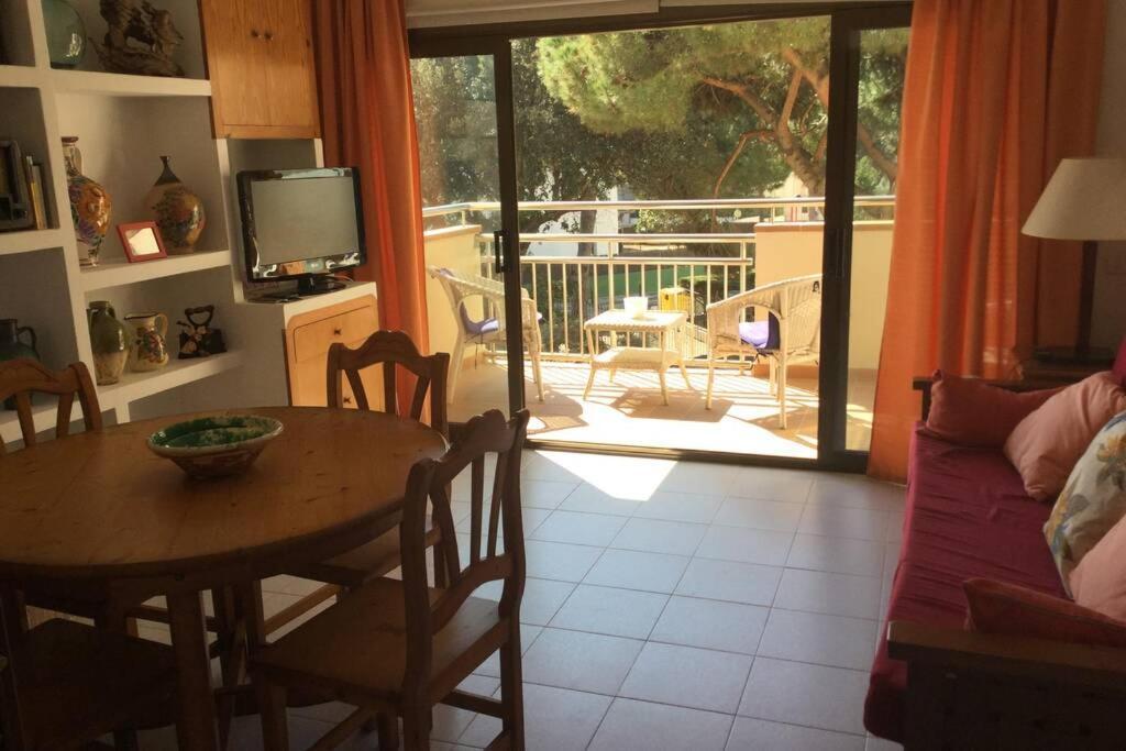 Apartamento Junto Al Mar Con Jardin Comunitario Y Parking