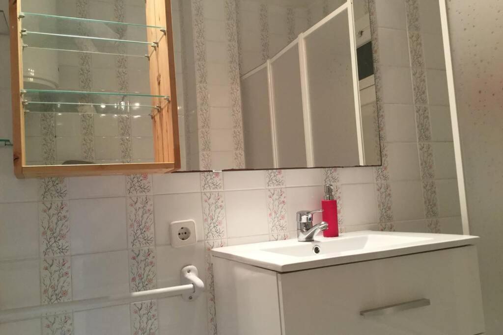 Apartamento Junto Al Mar Con Jardin Comunitario Y Parking Apartment