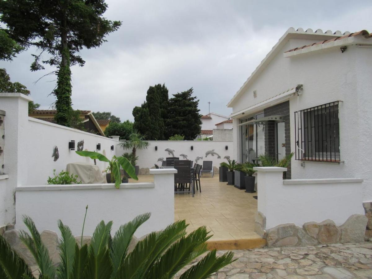 Casa Montrgi Empuriabrava * Empuriabrava