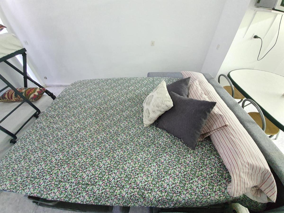 Estudio Grisland Pool Apartment Roses