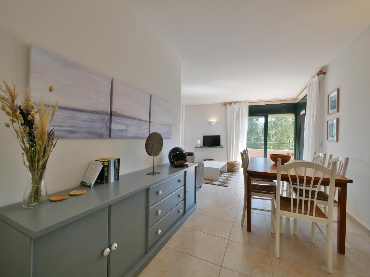 Apartamento Con Piscina En *