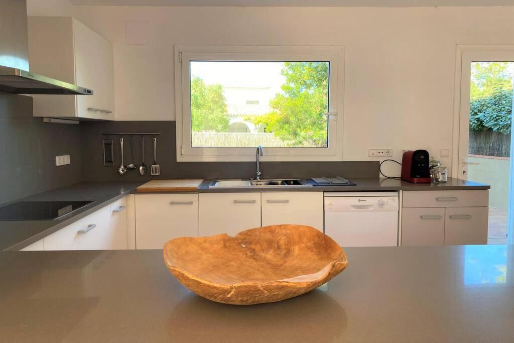 Holiday home Llebeig -casa Mediterranea Con Gran Jardin Cadaques