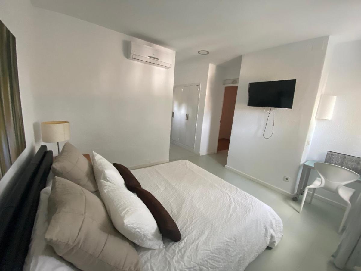 Pensión Cala Castell Suites
