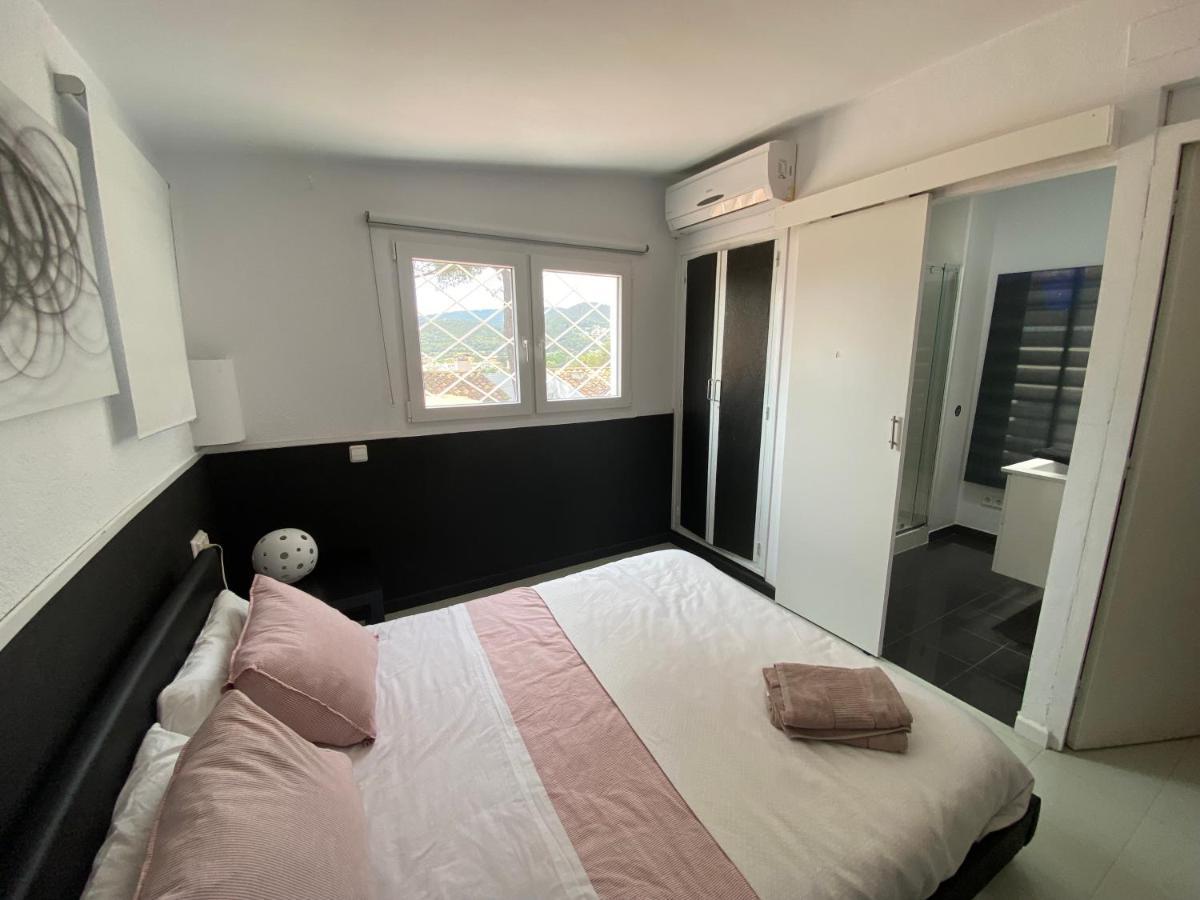 Cala Castell Suites Pensión