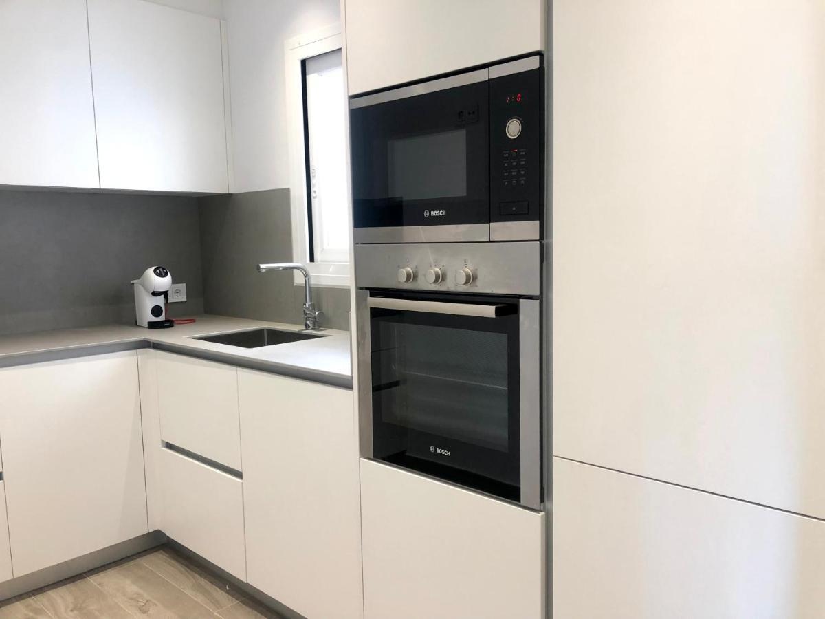 Apartamento Pere Rahola - En La Playa De Canyelles Con Vistas Esplendidas - Terraza - Wifi Rosas