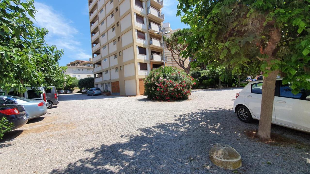 Apartamento Junto Al Mar Con Jardin Comunitario Y Parking Apartment