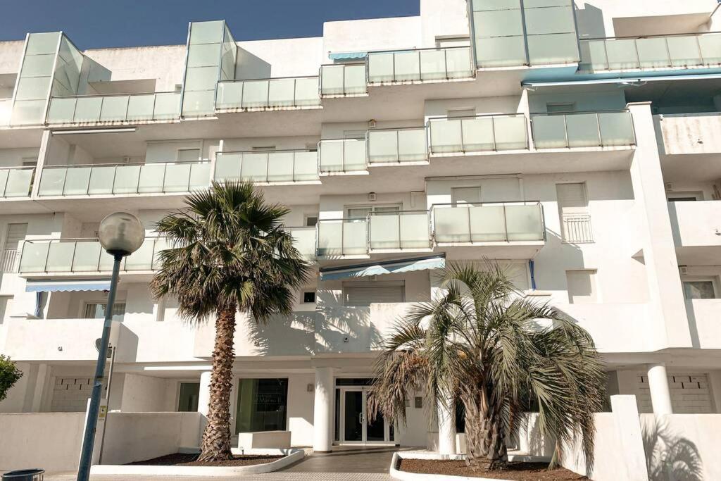 Blue Marina - Terraza, Piscina Y Wifi Gratis Apartment Roses