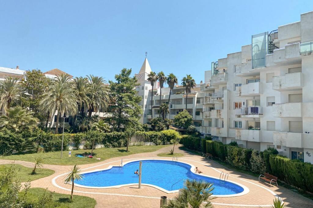 Blue Marina - Terraza, Piscina Y Wifi Gratis Apartment Roses