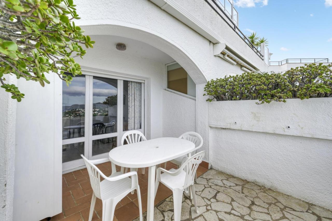 Comfortable With Sea View And Pool In 30 M² *