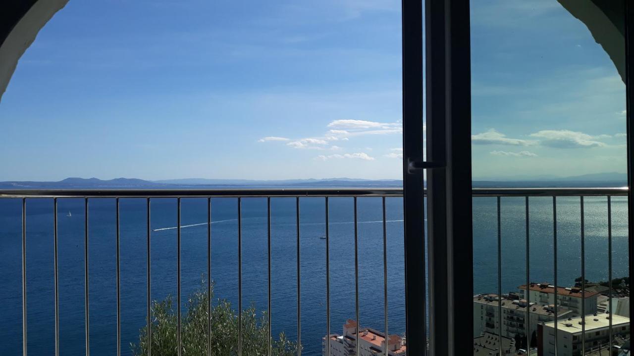 La Dicha -vista Al Mar, Piso Moderno Roses