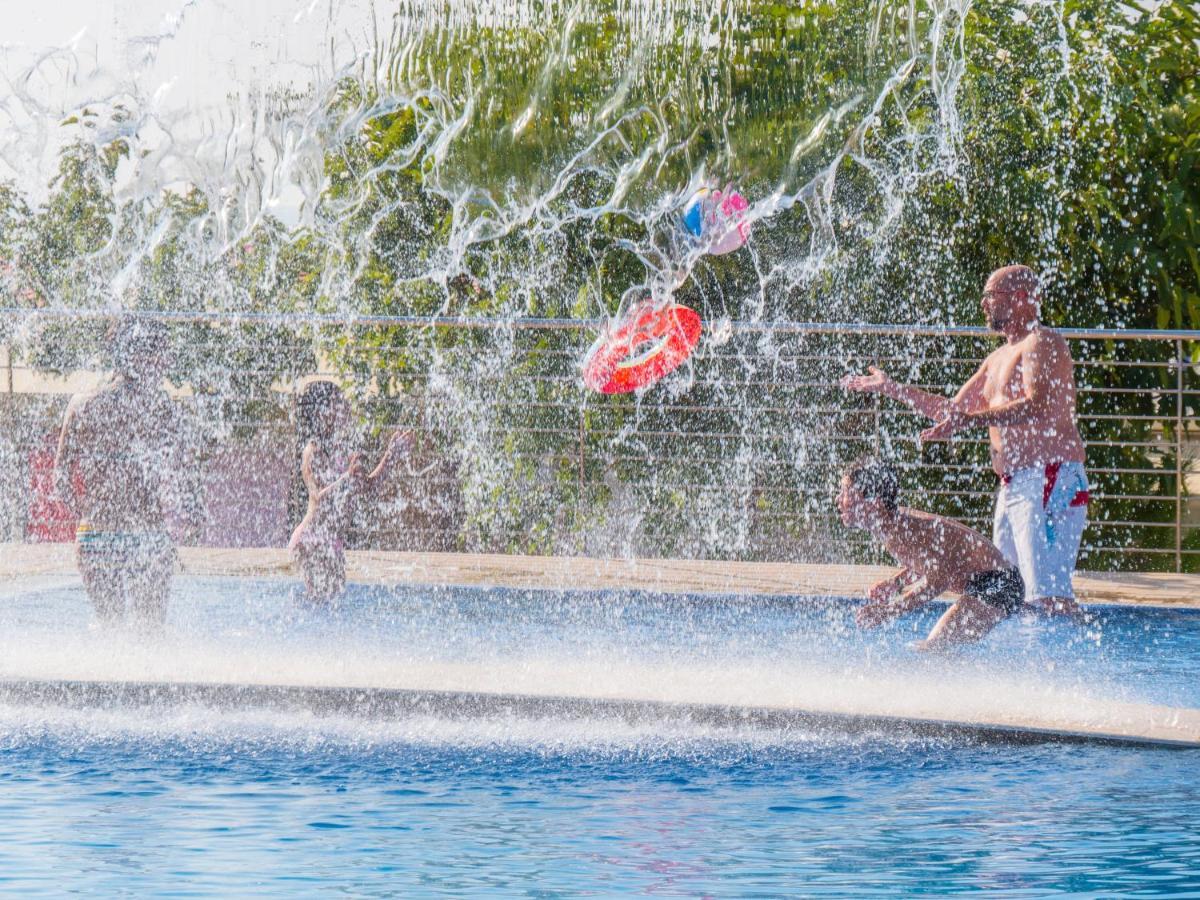 Vacanceselect Mobil Homes Camping Castell Mar * Empuriabrava